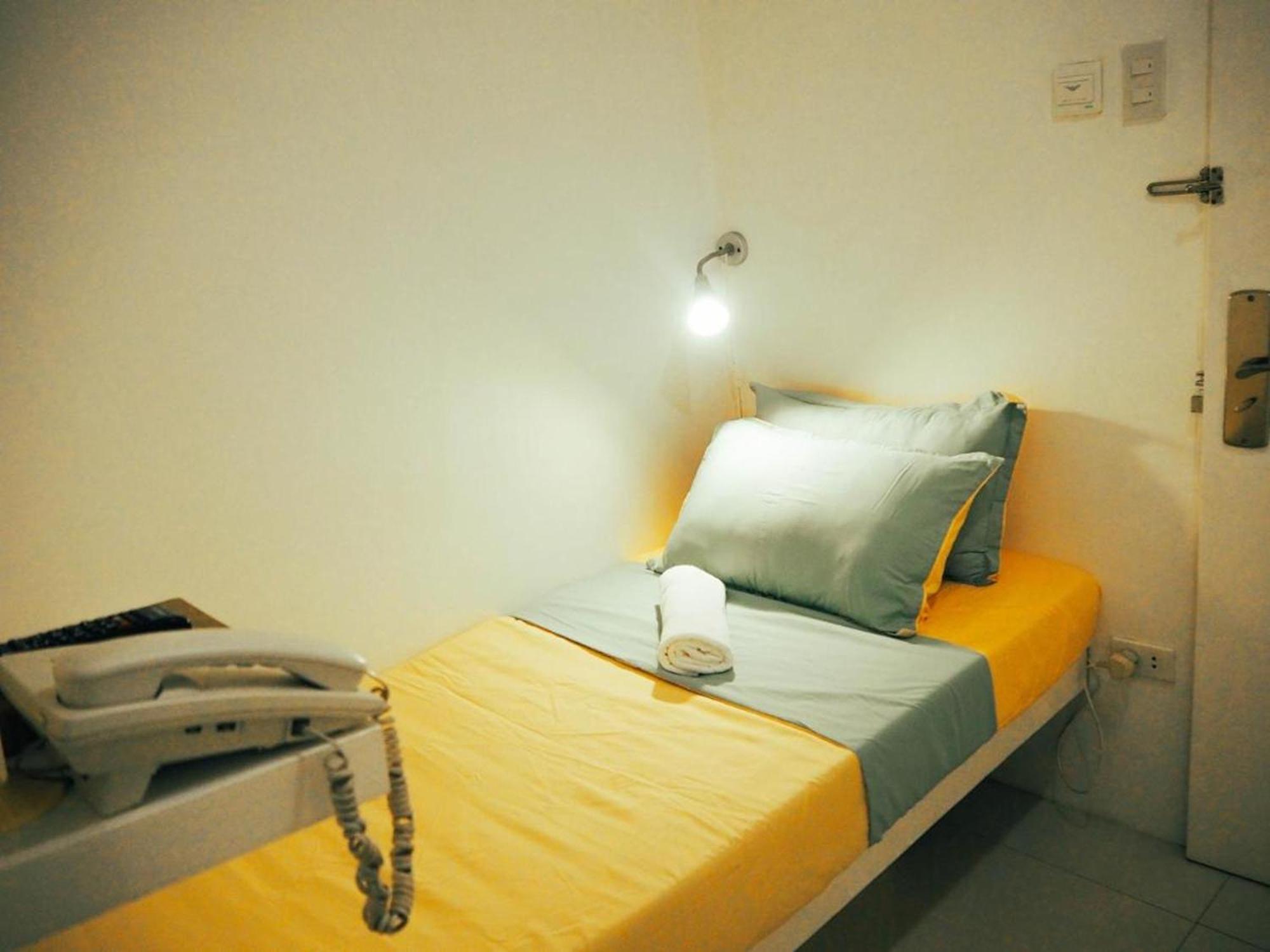 Wanderlust Bed And Breakfast Puerto Princesa Exterior foto